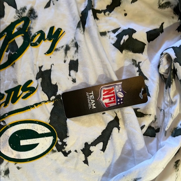 NFL Green Bay Packers Black and White Tie-Dye Shirt cropped top - Picture 4 of 11